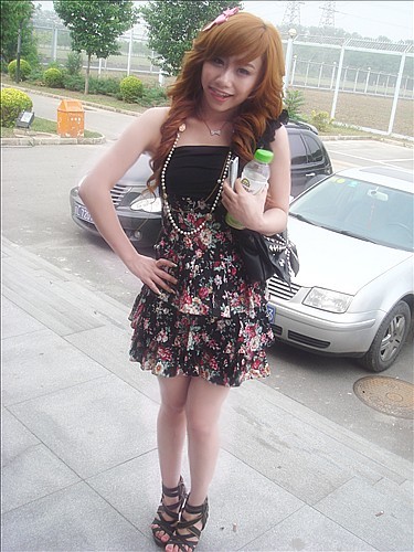 赵涵朵(演员|社会人物|主持人)赵涵朵(曾用名:赵吴荻),女,毕业于中国