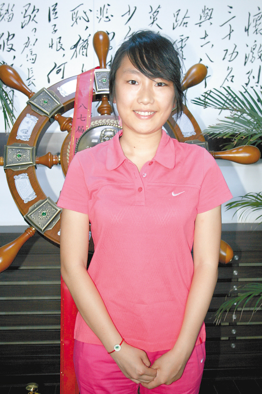 申佳颖其他人物相关