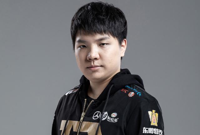 rng年后首秀完胜vg 可上单古风美男aj却差点哭了?