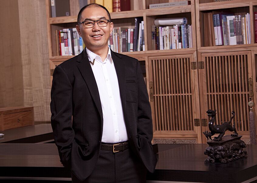 何志方,1964年11月出生于陕西省西安市,于1999年创立西安真爱投资集团