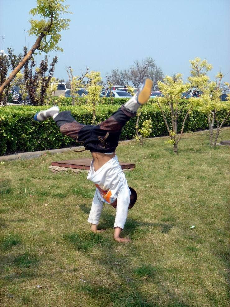 (2).找借口向人索取财物.(3).练武功.