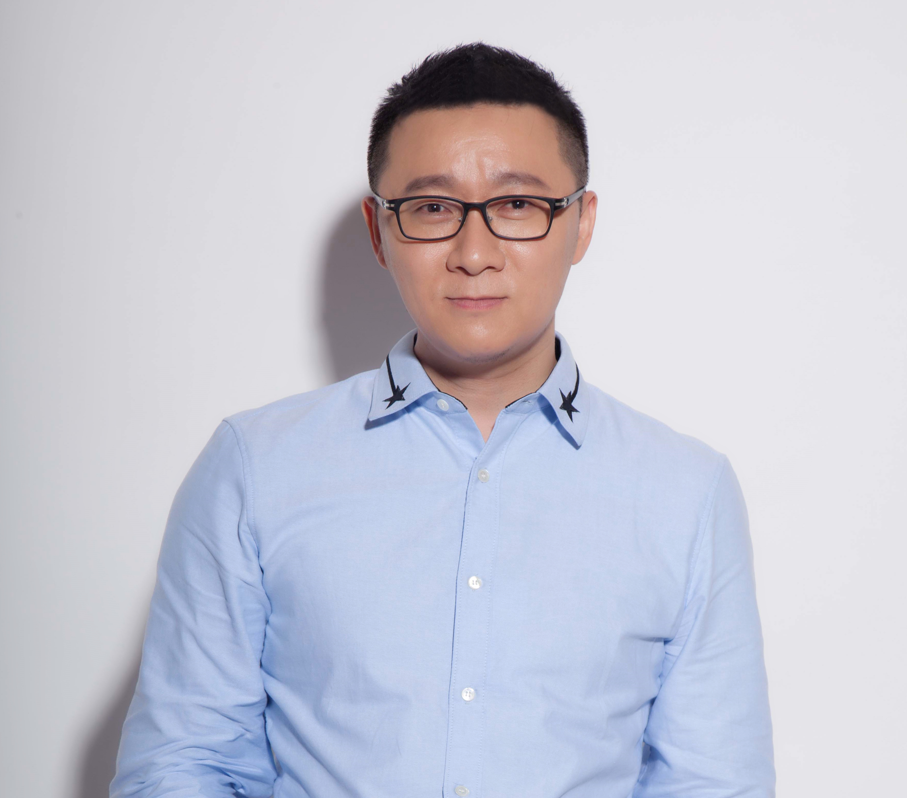 耿乐(社会人物)耿乐,男,blued的创始人,ceo,淡蓝公益创始人,淡蓝网