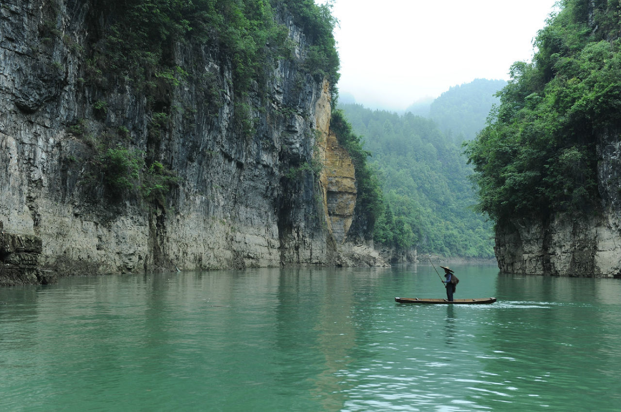 清溪湖(景点)清溪湖景区 位于贵州省遵义市绥阳县境内,介于遵义会议