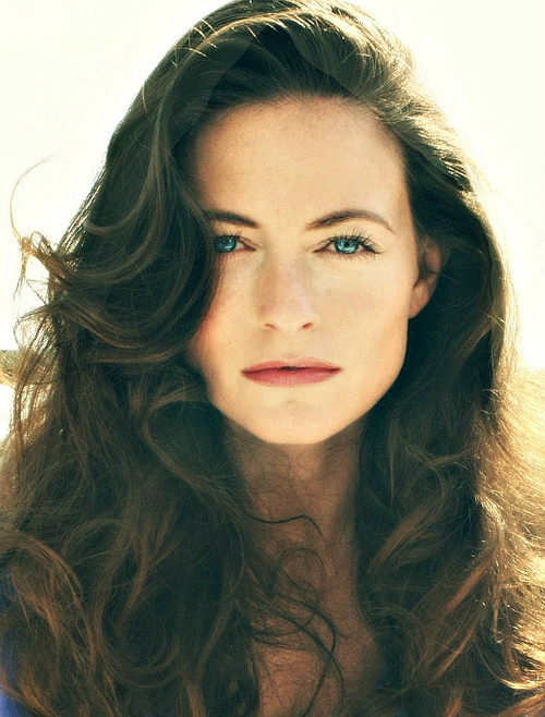 劳拉·普沃(演员)劳拉·普沃(lara·pulver),1980年9月1日出生于英国