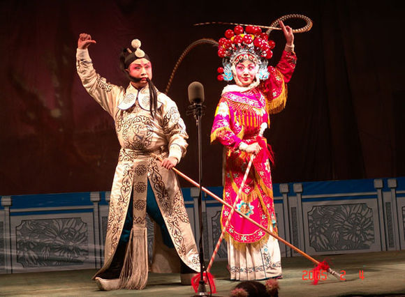 南阳梆子(其他艺术学相关)南阳梆子是一种比较独特的传统戏曲剧种