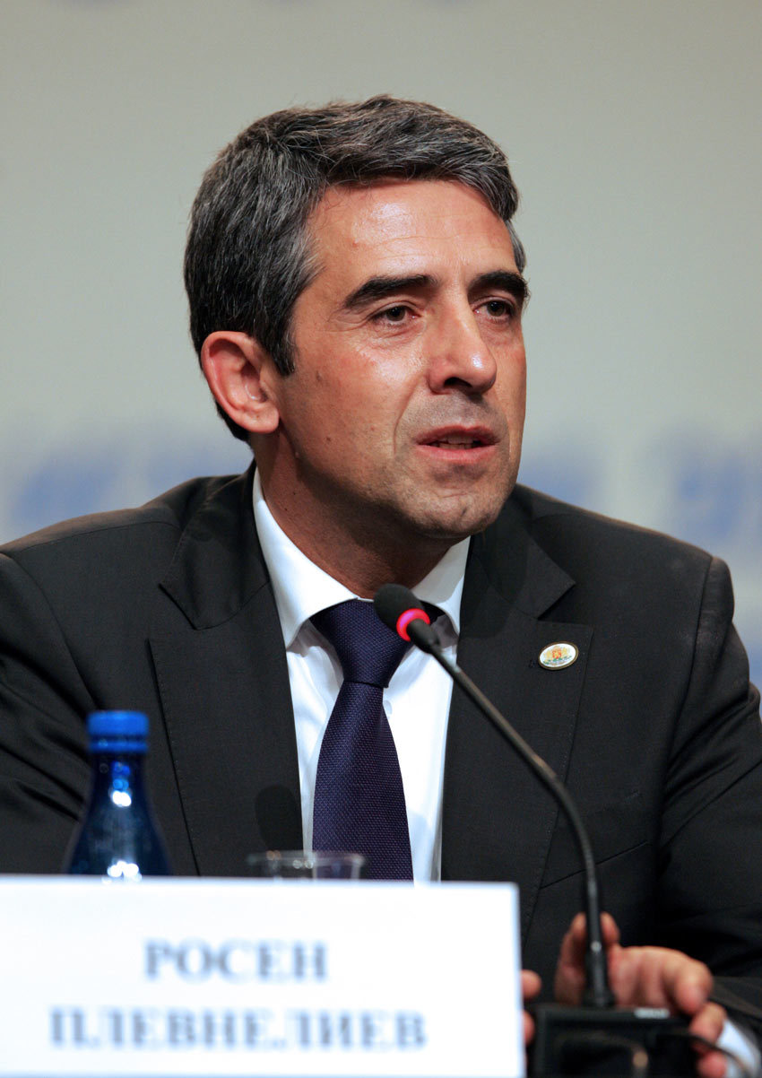 罗森·普列夫内利耶夫 (社会人物|政治人物)