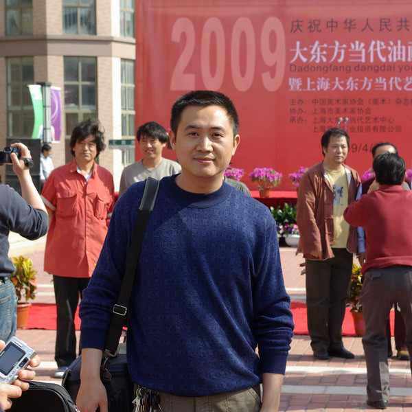 谭建武(文化人物)谭建武,男,1971年出生于湖南耒阳,1991年毕业于湖南