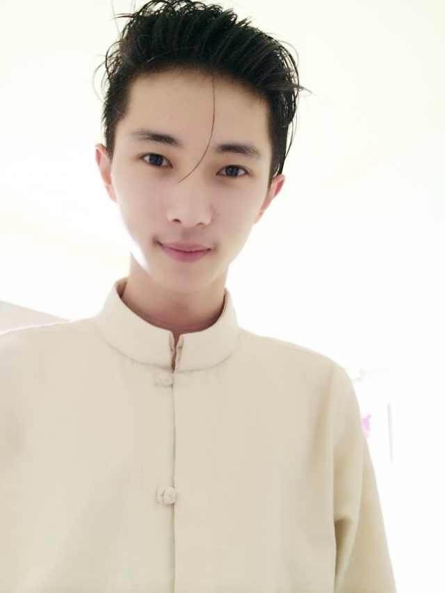 李亚伟 (歌手)