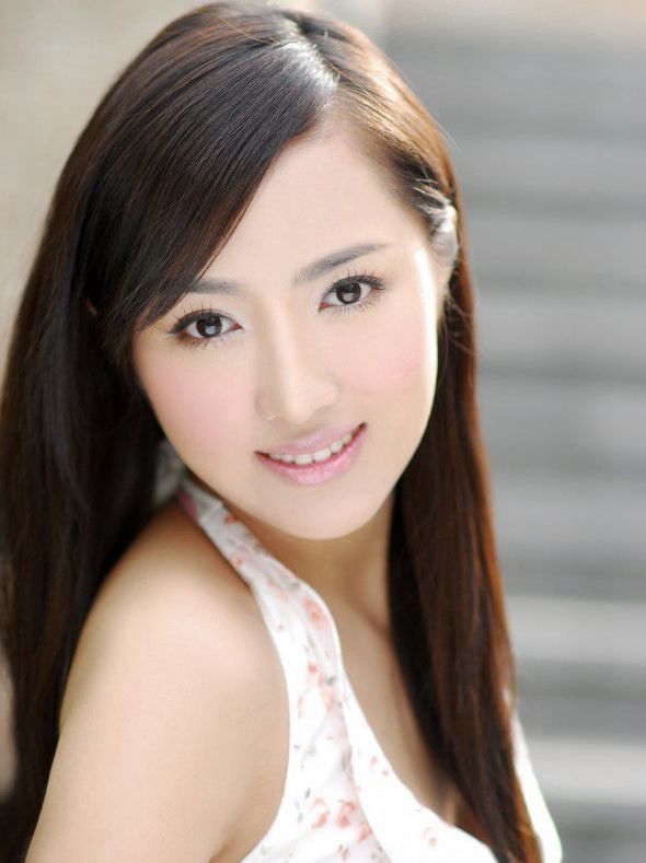 代表作品《大侦探》饰演:晴小姐《缉毒英雄2》饰演:小花《宝石迷踪