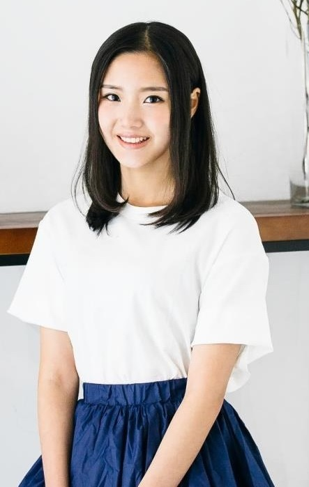 《秘果》;随后参演都市轻喜剧《她很漂亮》 ,现代奇幻侦探题材网剧