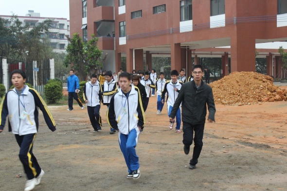 沙田广荣中学(学校)东莞市沙田广荣中学位于东莞港,创办于1995年9月