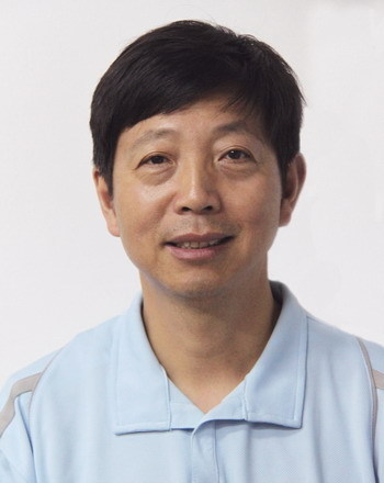 张松奎,1954年5月生,南京人,南京青少年宫科教蝴蝶博物馆馆长,中华虎