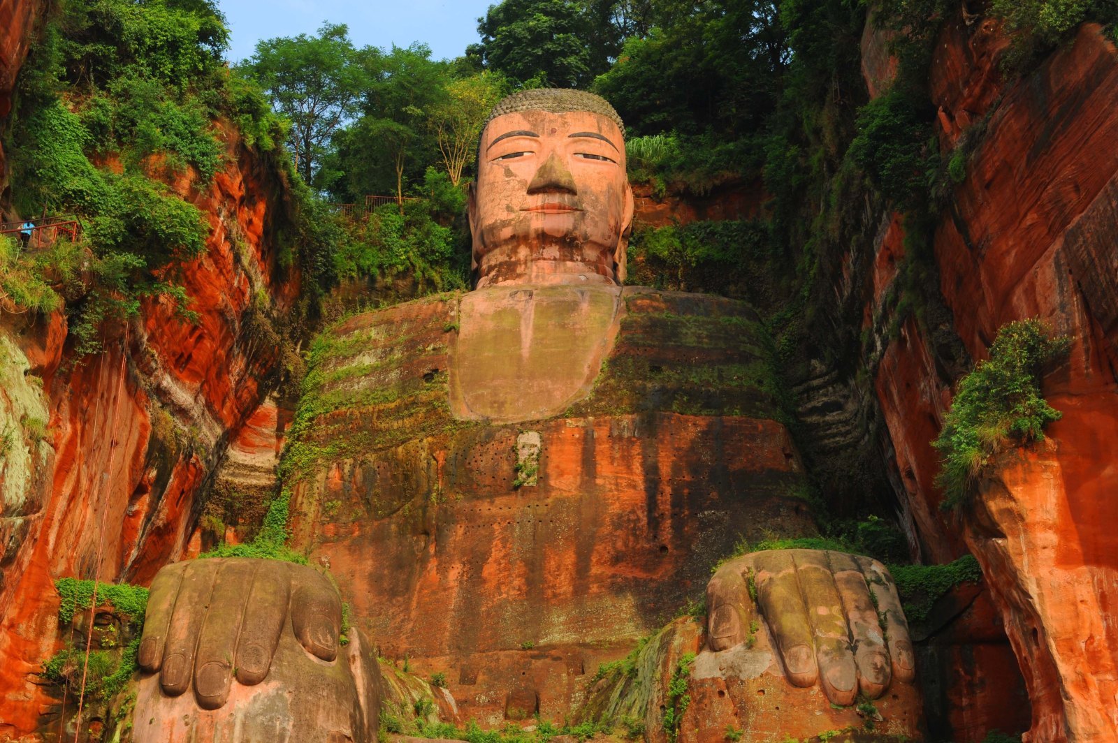世界八大石窟之一乐山大足石刻，罕见巨型卧佛