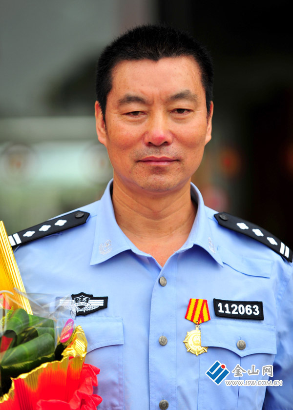 胡雪林,男,汉族,1960年11月2日出生,中共党员,大专文化,一级警督警衔
