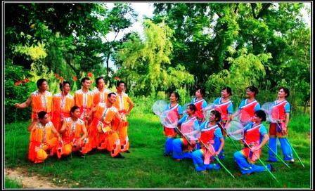 捞虾舞(文化用品)捞虾舞流行于广西德保县一带,它一般表现的是壮族女