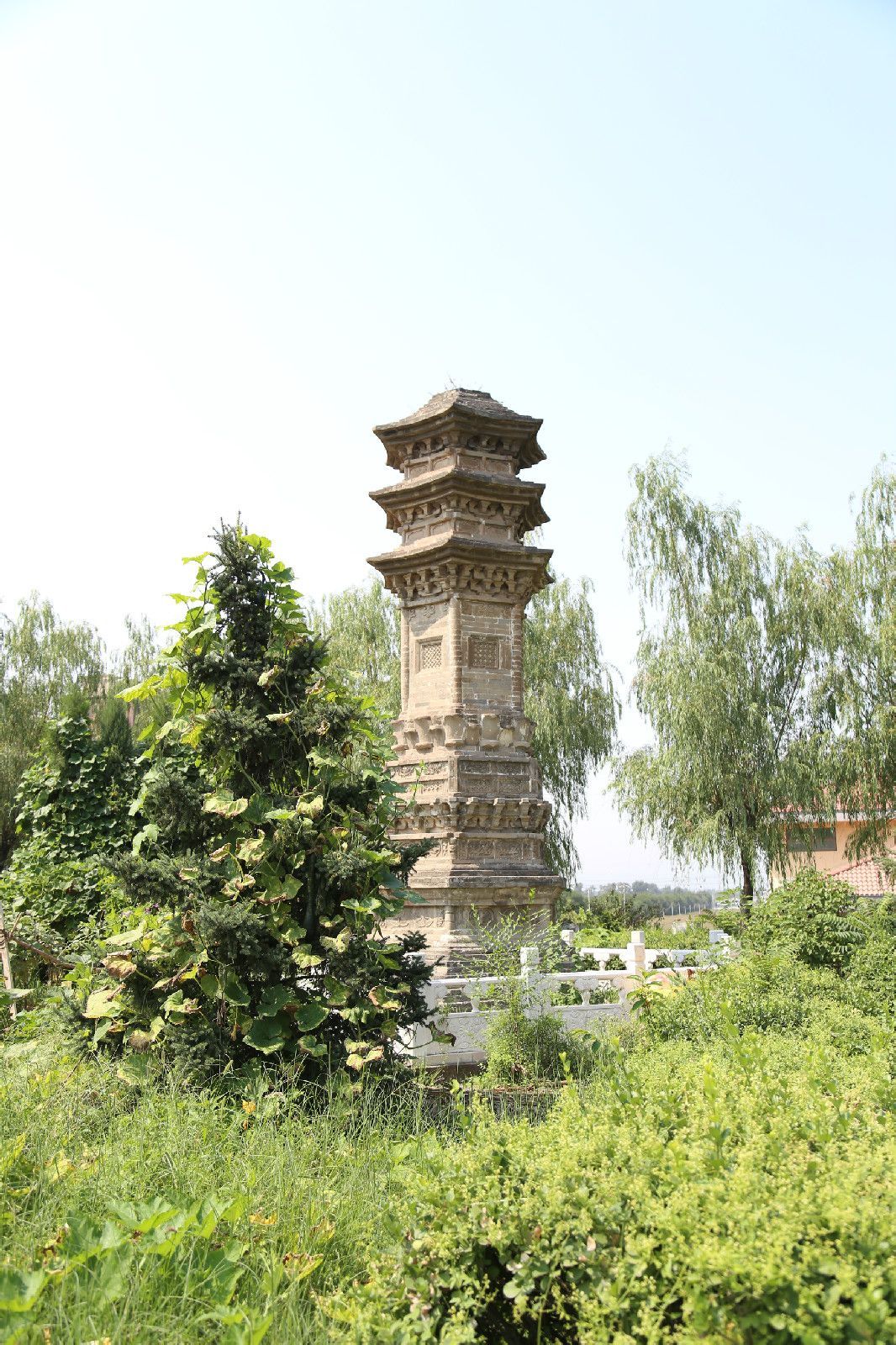 于庄塔(其他文化相关)于庄塔位于北京市房山区窦店镇于庄村西的太行山