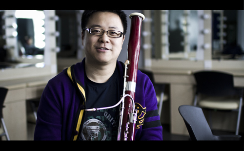 8岁开始学习钢琴,12岁学习巴松,师从王克新老师.