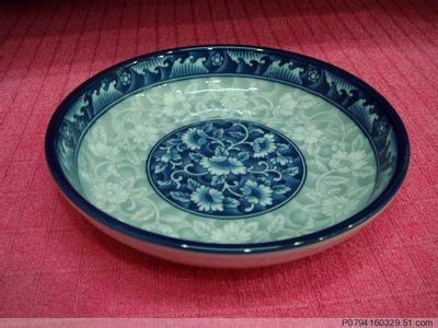 碟(汉字)拼音:dié(～儿)名碟子.