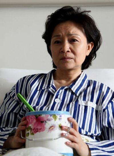 刘莉莉饰演高大秀 55岁,原机械厂女工,现退休在家.