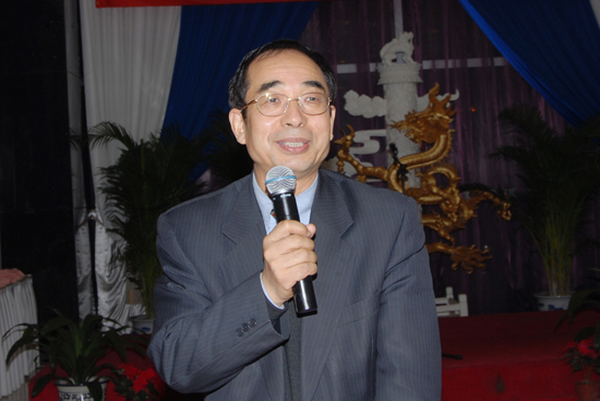 吕长生(文化人物)吕长生,男,1940年出生,陕西永寿人,2006年起任教于