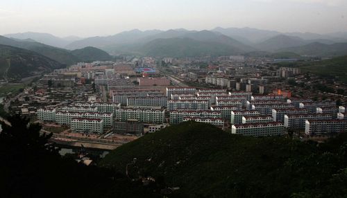 南票区(行政区划|地点)南票区地处辽西走廊,位于葫芦岛市西北部,同