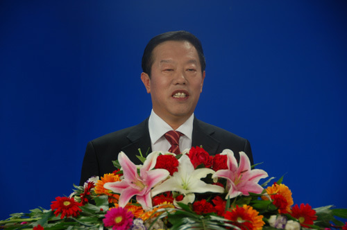 1982年7月参加工作,研究生学历,教授级高级工程师,历任义马矿务局石壕