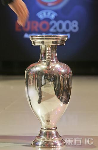 是为了纪念欧足联首任秘书长法国人亨利·德劳内而命名的