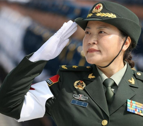 女,1959年11月出生,中共党员,中国人民解放军少将军衔