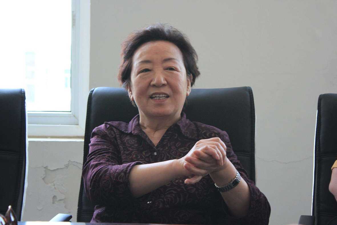 内蒙古新闻主持人雅坤图片