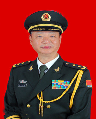 2013年8月晋升中将军衔