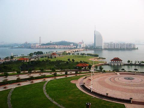 华容区(地点)华容区,隶属湖北省鄂州市,位于鄂州市西部,长江中下游