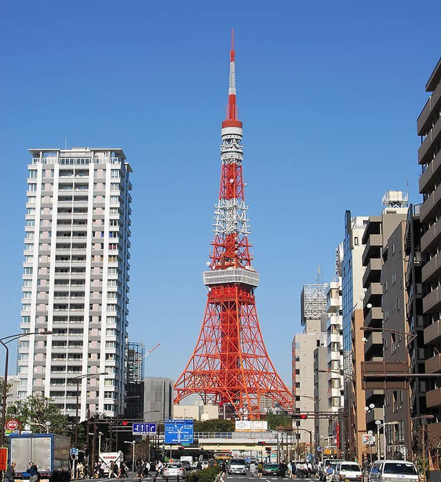 東京塔(日語:東京タワー)是東京地標性建築物,位於東京都港區芝公園