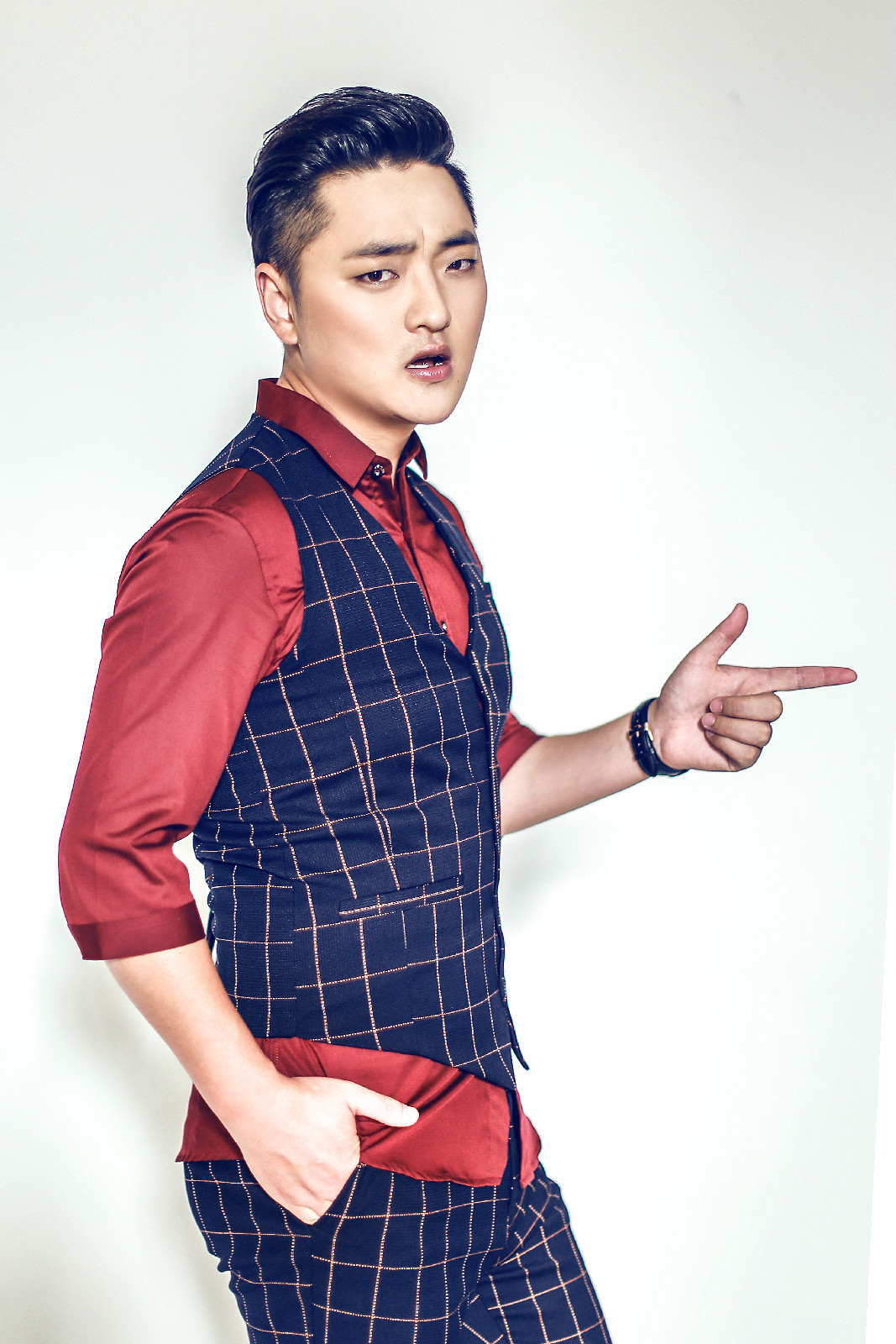 海生(其他人物相关)海生,原名张海生,1986年出生江苏省盐城射阳,中国