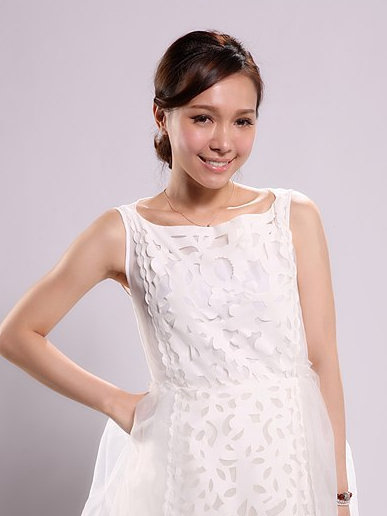 心墙(音乐)《心墙》是林采欣(曾用名:林贝芳/baefong)首唱的歌曲,首发