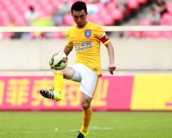 杨昊(体育人物)杨昊,中国足球运动员,1983年8月19日出生,籍贯中国北京