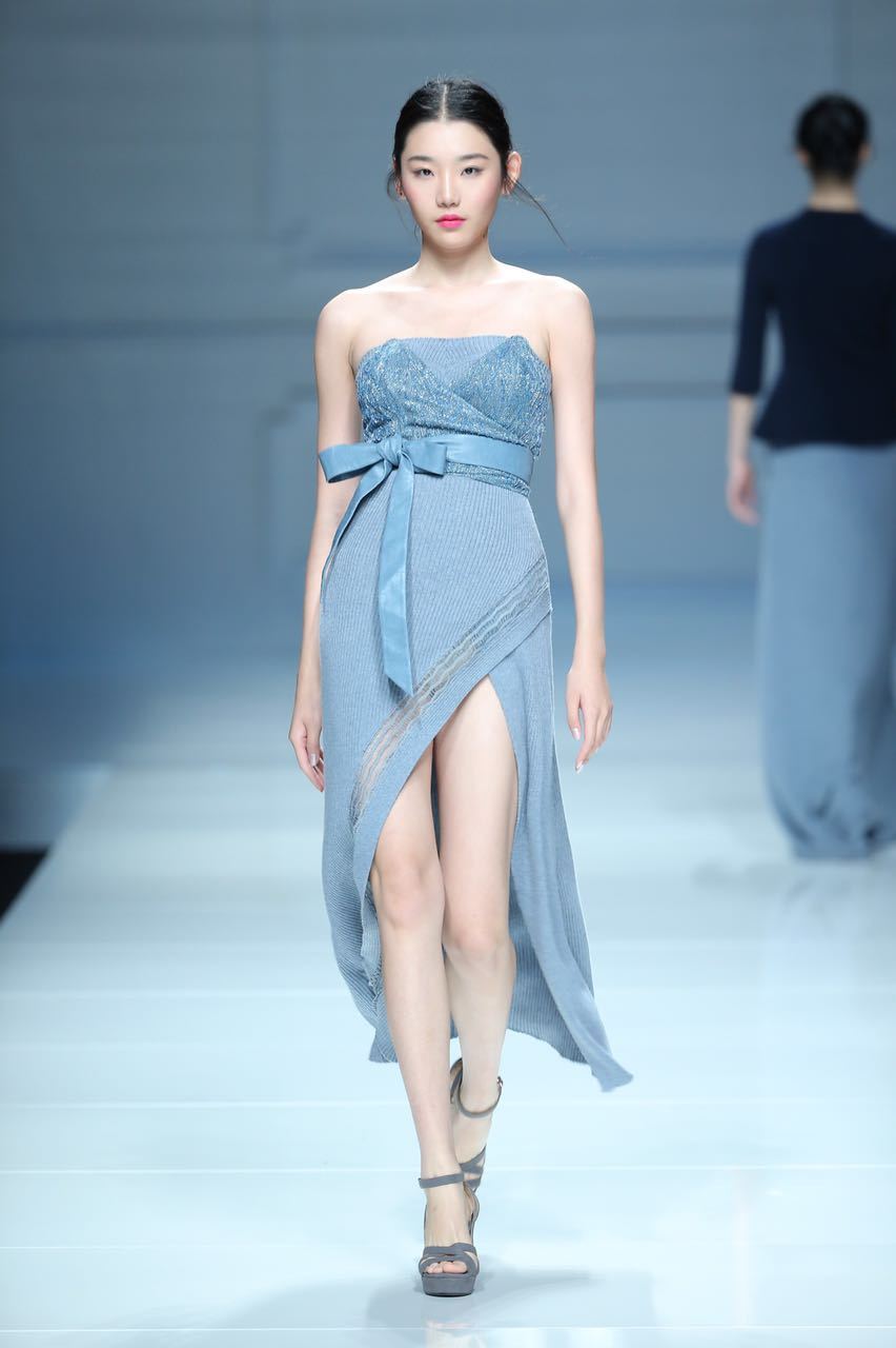 杨子萱,女,模特.