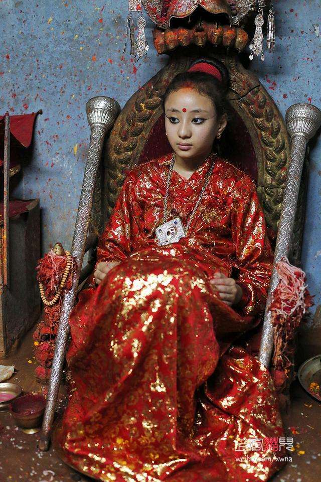 童女神(神话人物)尼泊尔有着供奉活女神的特殊宗教习俗.