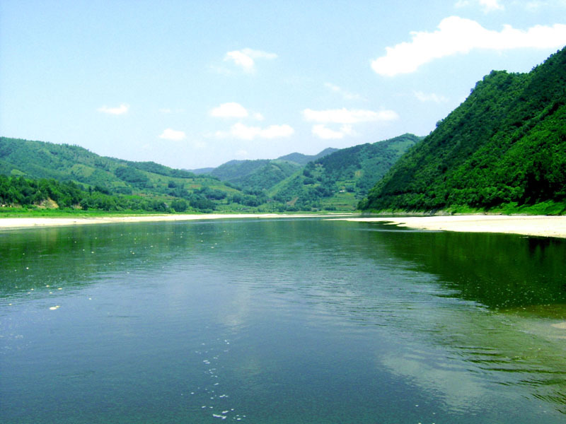 汉(河流)汉江,又称汉水,汉江河,为长江最大的支流,现代水文认为有三源