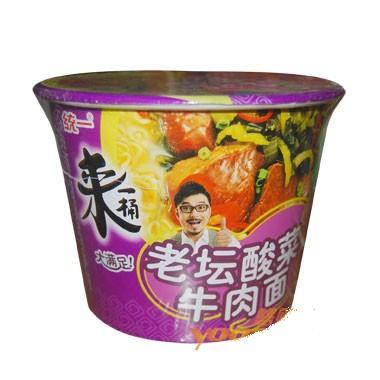 香爆红椒牛肉面,鲜虾鱼板面,香菇炖鸡味面这几种口味,统一来一桶