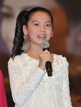 吴甜甜(其他人物相关)吴甜甜是一名女演员,2003年7月7日出生于广东