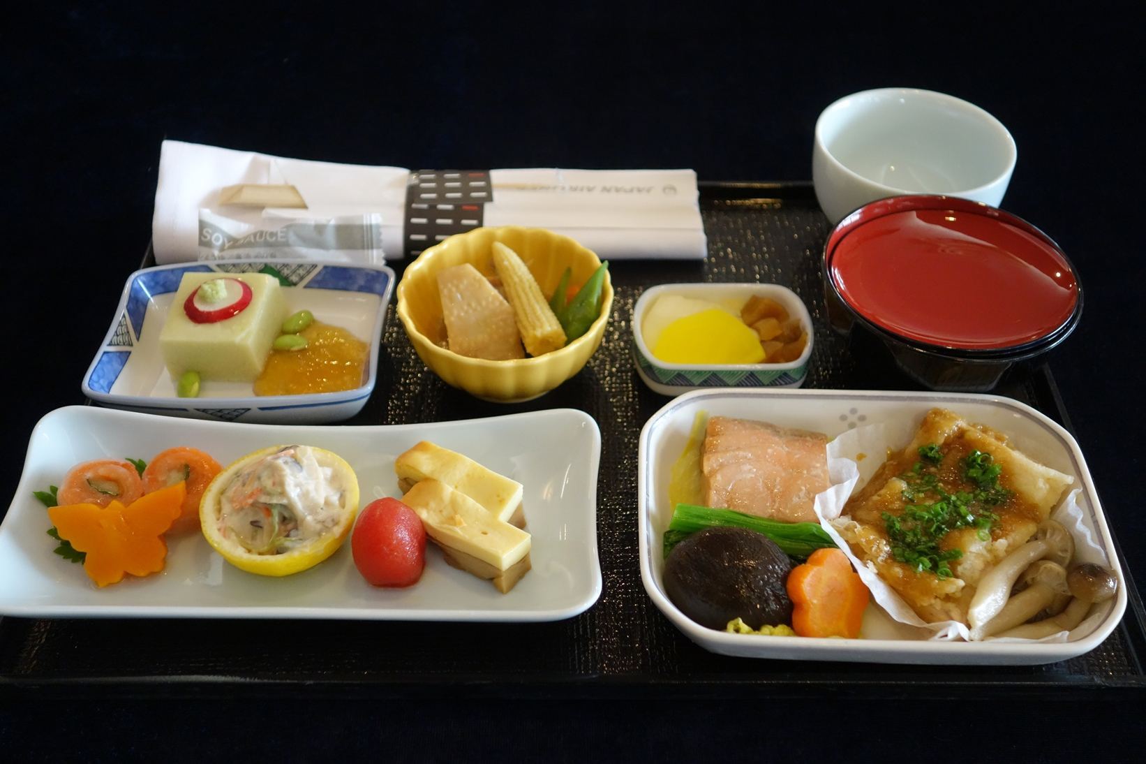 哪家航空公司提供的机上餐食最好吃？ - 知乎
