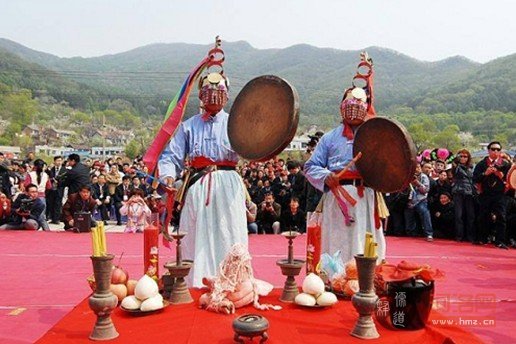 出马仙(神话人物)出马仙,原始宗教萨满教 的延续,修炼有成的精灵神怪