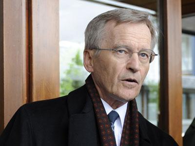 2011年《福布斯》全球亿万富豪排行榜,以255亿美元位