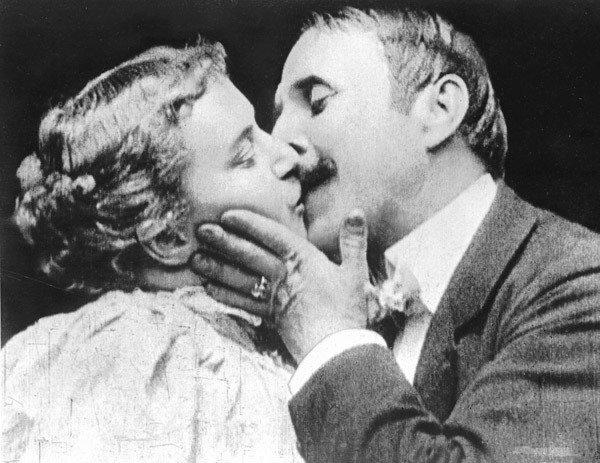 语出于意大利诗人和电影先驱者乔托·卡努杜.