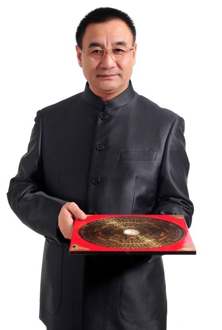 中国易学实战风水大师,央视华人频道特约嘉宾 ,北京纪兴恩文化传播
