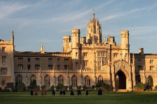 cambridge;勳銜:cantab)為一所坐落於英國劍橋的研究型書院聯邦制大學