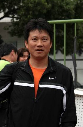 吴兵(体育人物)吴兵,1968年2月9日出生于上海,已退役的中国职业足球