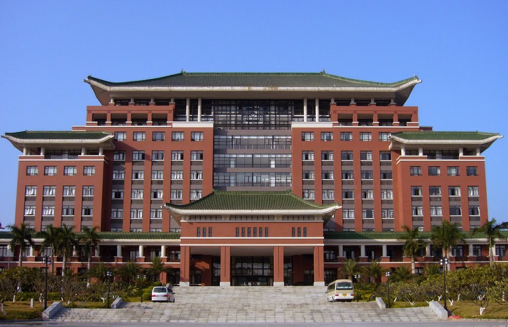 华南农业大学——是首批广东省九五和十五期间自主重点建设的10所