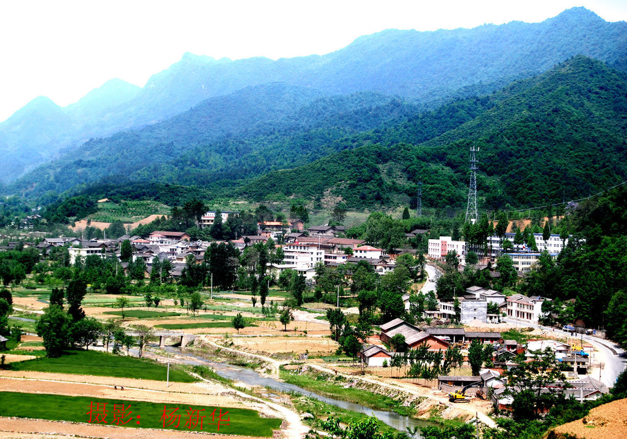 郭镇(其他人物相关)位于汉中市略阳县城西部边缘,与甘肃省康县交界,距