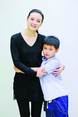 王泓钦(演员)球球,本名王泓钦,是王艳的儿子.